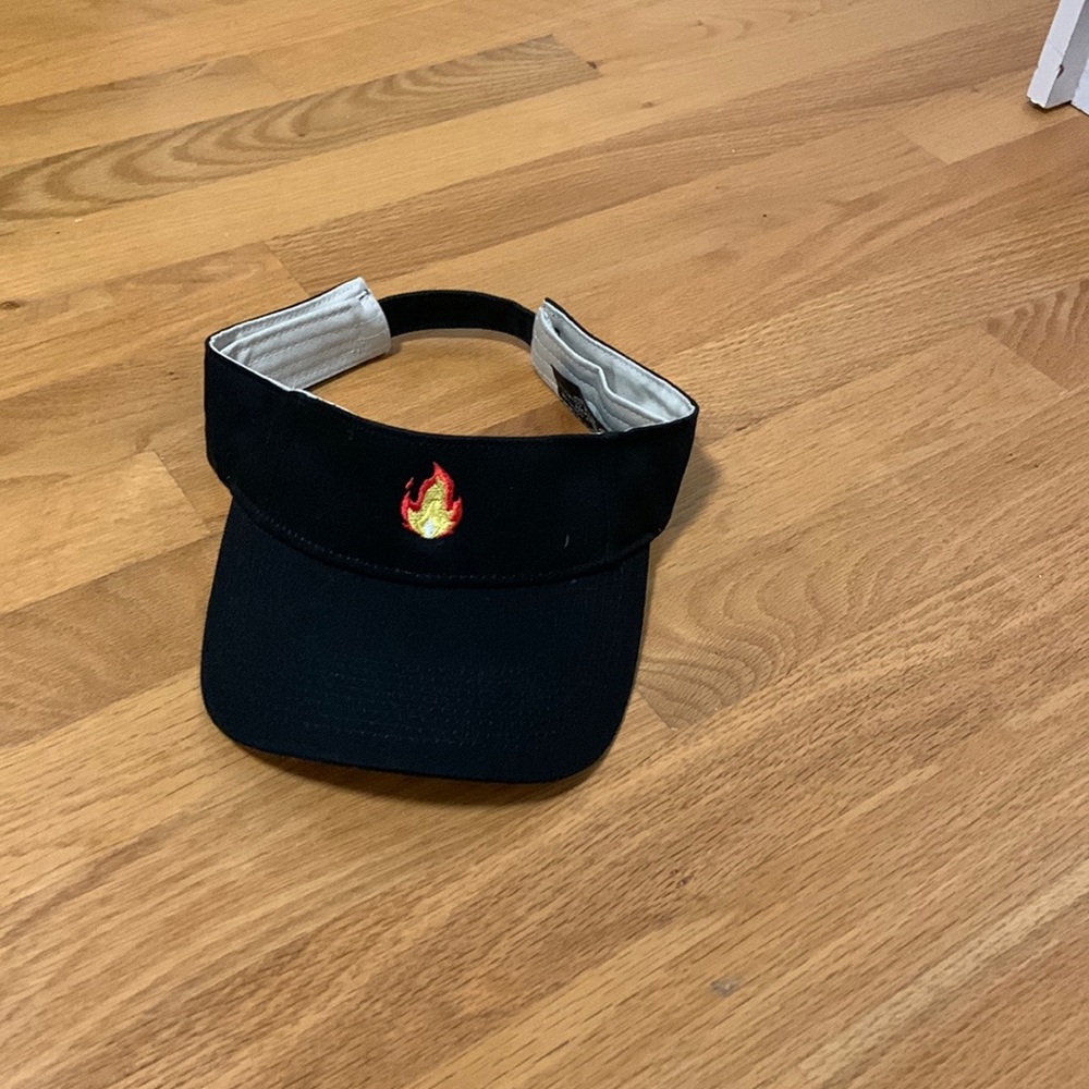 Hat that shows hair